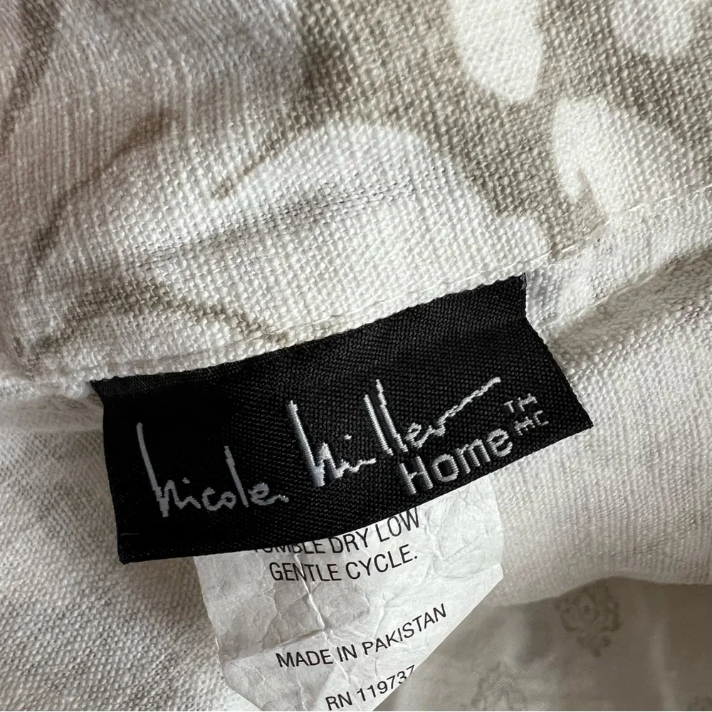 Nicole Miller Elegant Damask Duvet Cover in Beige and White Organic Cotton Full